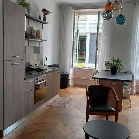 شقة A 2 Pas Du Marche