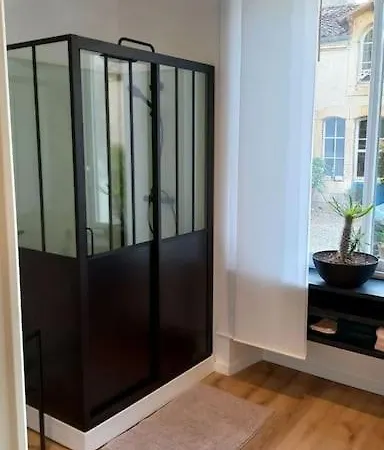 A 2 Pas Du Marche شقة